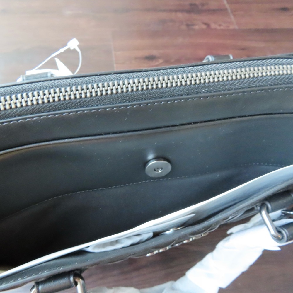 Coach Graham Slim Brief In Black Signature Leather - Picture 7 of 9